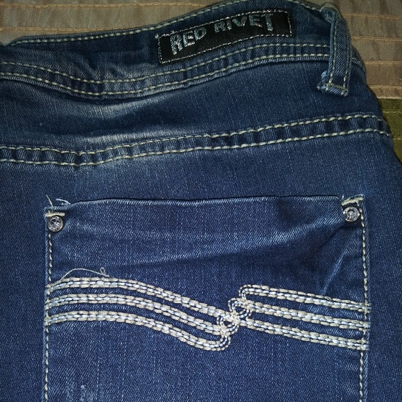 Destructed Jean Capris - Picture 8 of 8